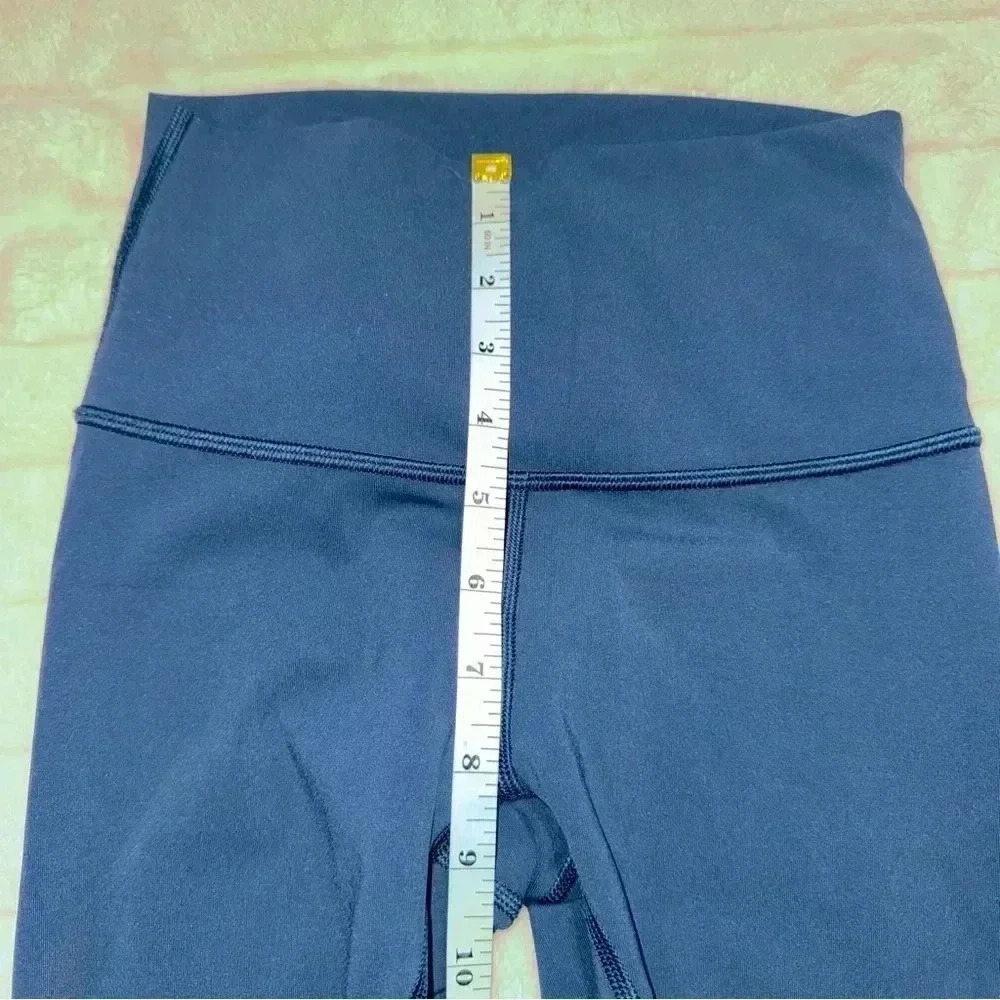 Lululemon Wunder Unders - Picture 5 of 8